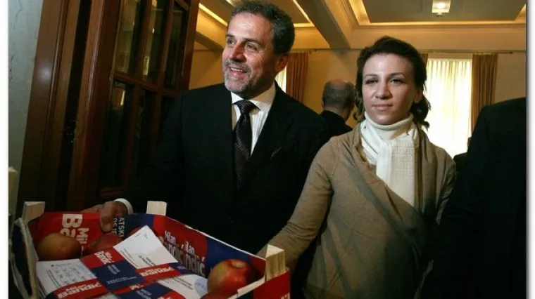 Bandić požurio i predao 60.000 potpisa