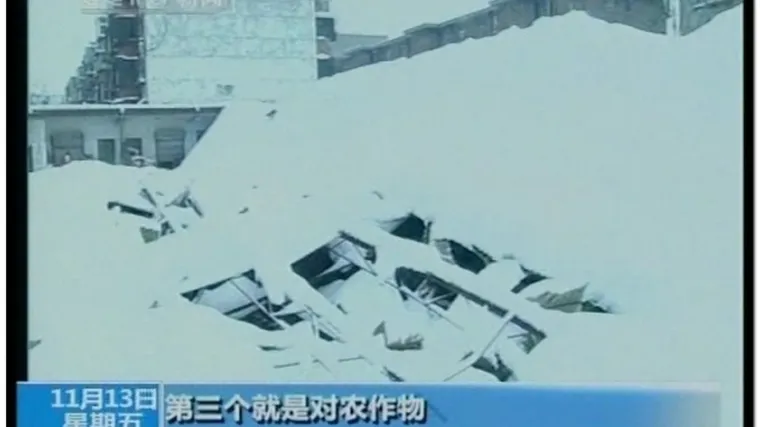 Tisuće zgrada se uru&scaron;ile pod snijegom