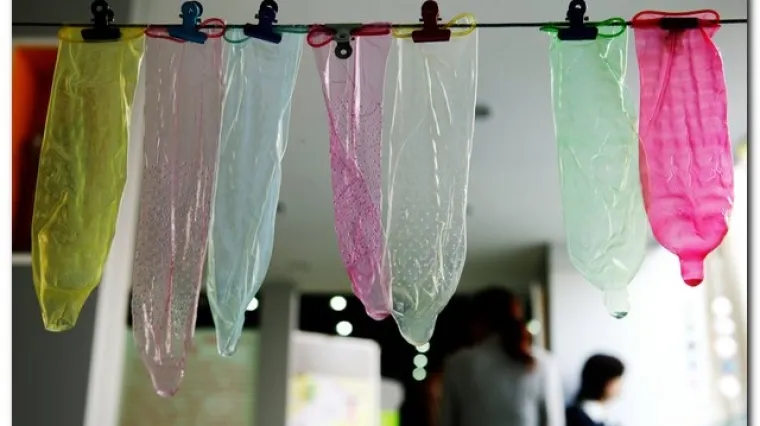 U želucu krijumčario 54 prezervativa s heroinom