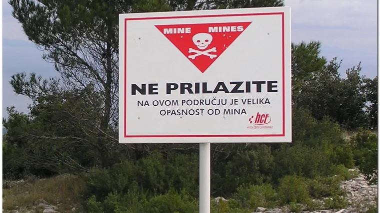 Krao minska upozorenja i od njih napravio ogradu