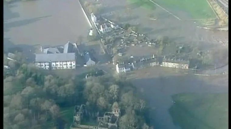 U potopu u Engleskoj poginuo policajac