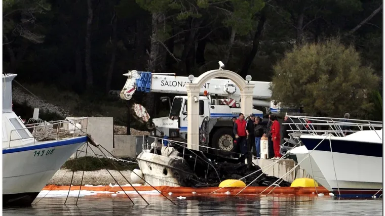 U marini Frapa izgorjele jahta i jedrilica
