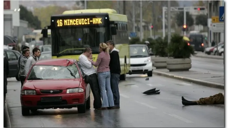 Split: Udario pje&scaron;aka i te&scaron;ko ga ozlijedio