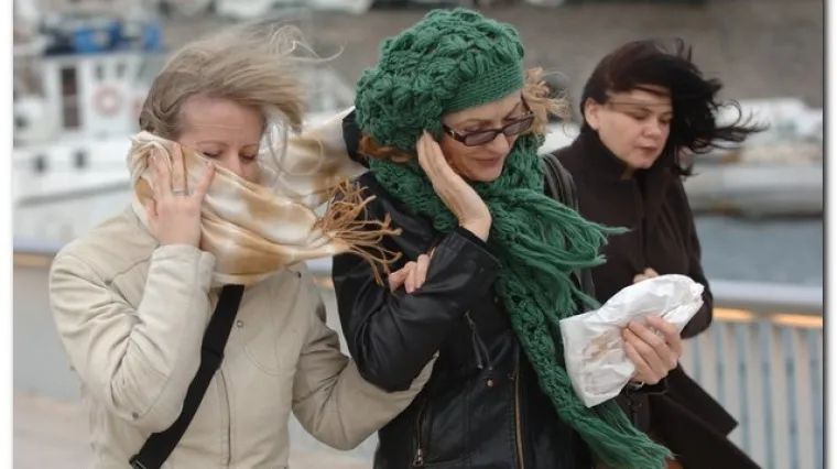 Južina zaustavila trajekte