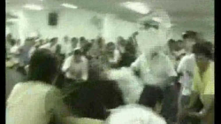 Zastupnici se gađali stolicama