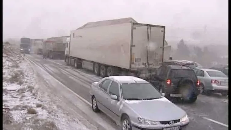 Nevrijeme odsjeklo Dalmaciju od Hrvatske