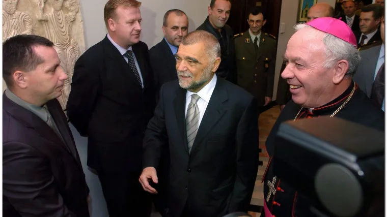 Jezerinac čestitao Božić svima osim Mesiću