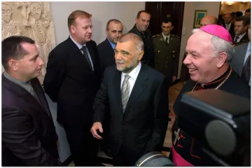 Jezerinac čestitao Božić svima osim Mesiću