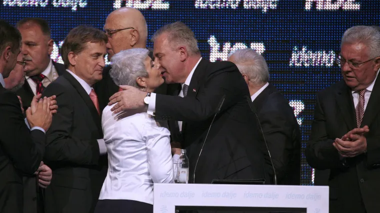 Kosor Sanaderu ne da u svoj ured?