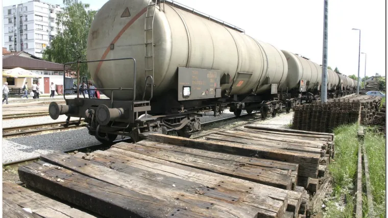 Ukapljeni plin curio iz cisterne