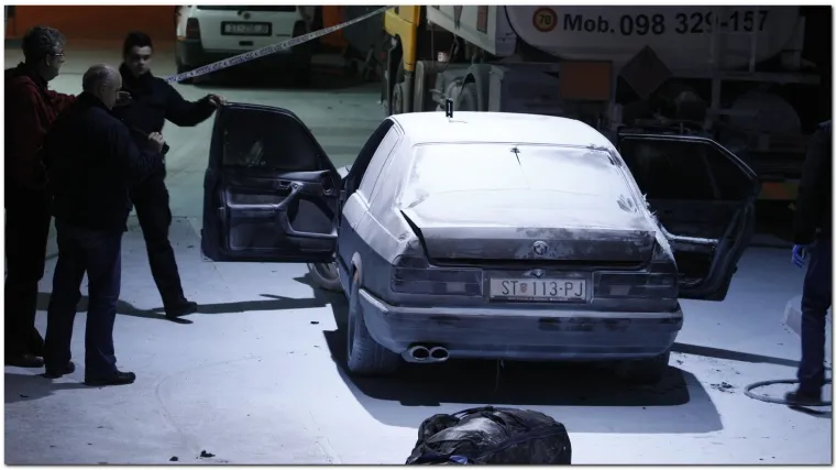 BMW se zapalio na pumpi