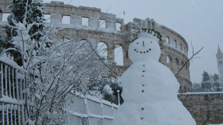 Snijeg zameo Hrvatsku