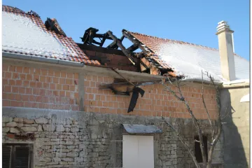 Spasio staricu iz zapaljene kuće