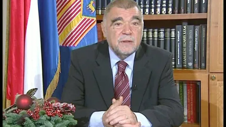 Mesić: Pazite koga ćete izabrati!