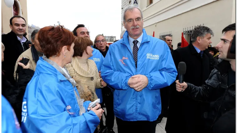 Zbog bacanja suzavca priveden mu&scaron;karac