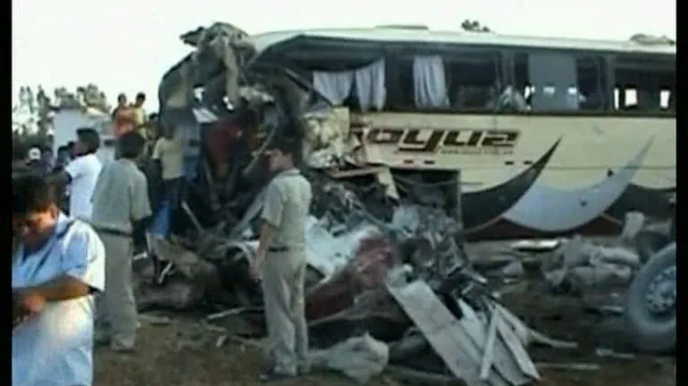 Masakr na asfaltu: Skr&scaron;ena tri autobusa