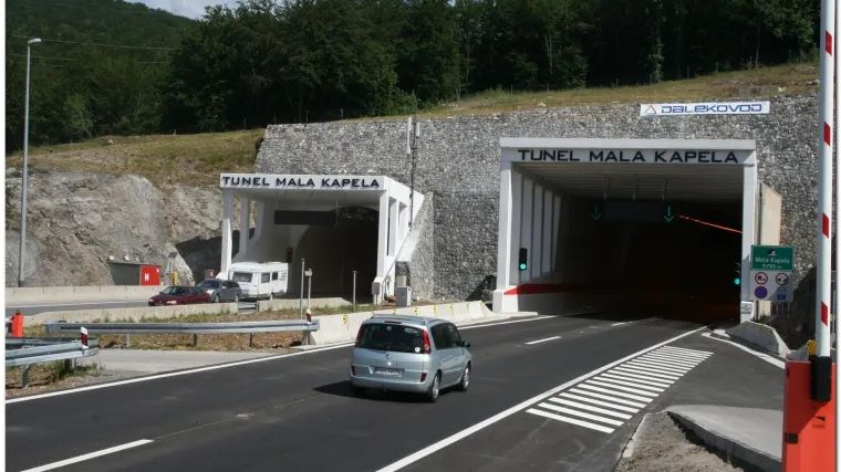 U Maloj Kapeli otpao komad betona