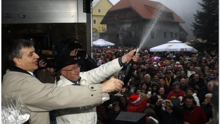 Nova u Fužinama dočekana u podne