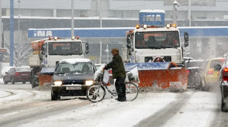 Snijeg opet zameo Hrvatsku