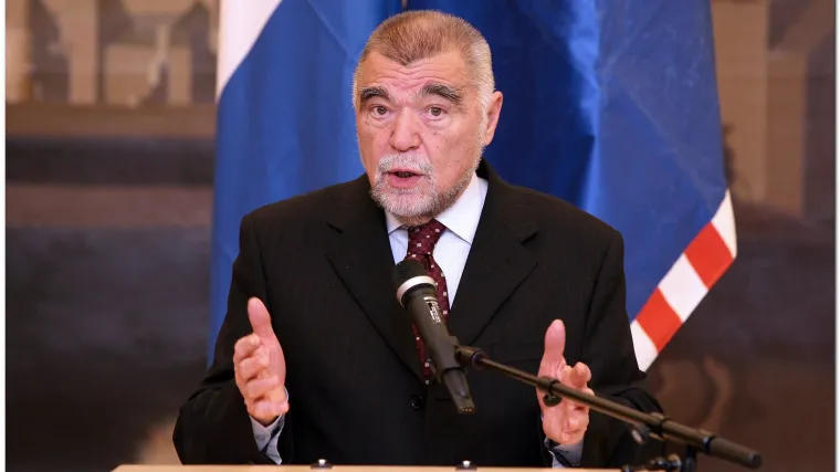 Mesićeva pomilovanja na rastanku