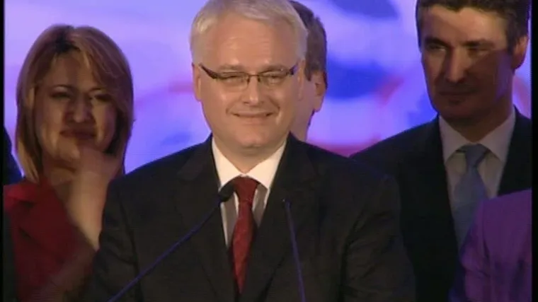 Josipović: Neću davati recepte za BiH