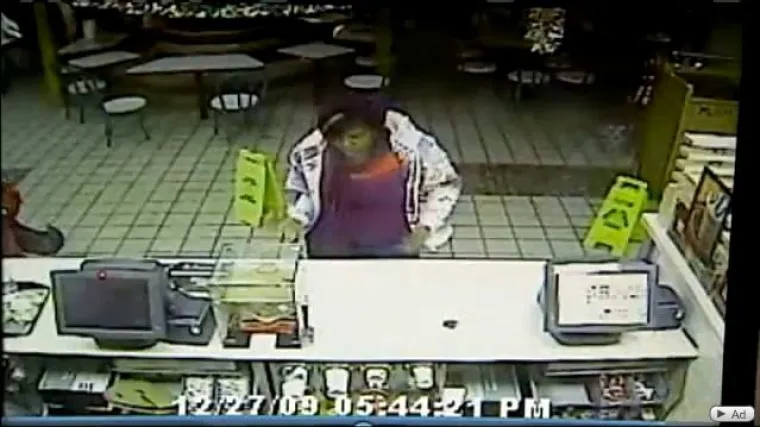 Djevojka demolirala restoran McDonald'sa