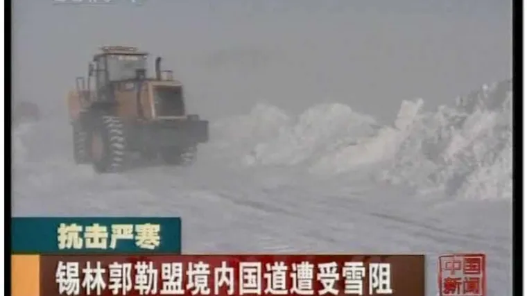 Lavine odsjekle tisuće Kineza