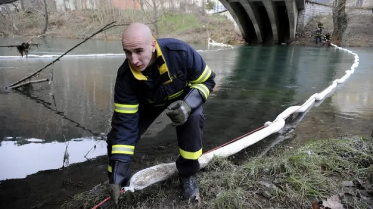 Naftna mrlja na Krki