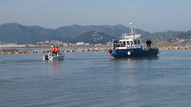 Na u&scaron;ću Neretve nestala dvojica ribara