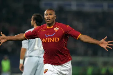 Julio Baptista na pragu Intera