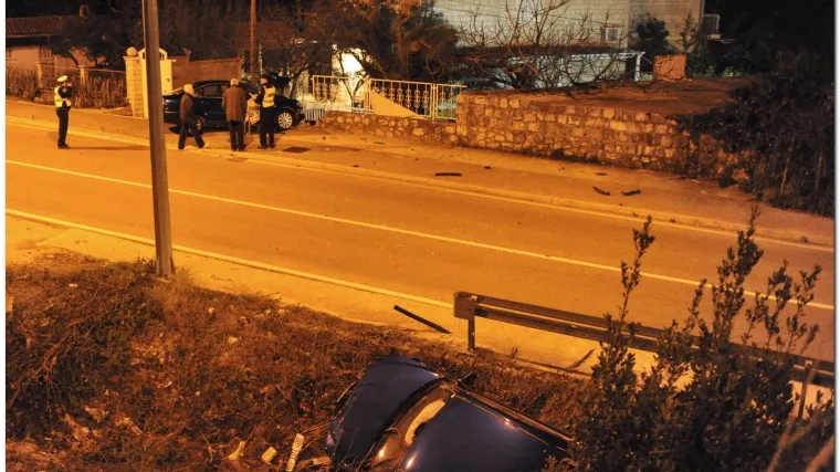 Muškarac poginuo, obitelj u bolnici