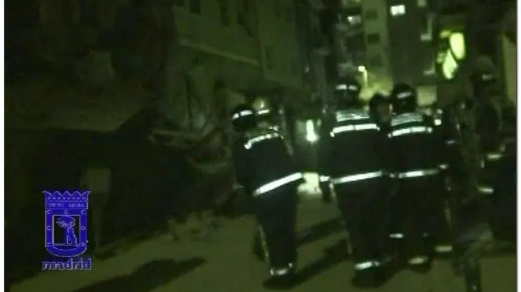 Izvukli stanare netom prije uru&scaron;avanja