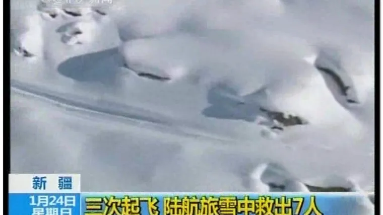 Na zapadu Kine snijeg prekrio kuće