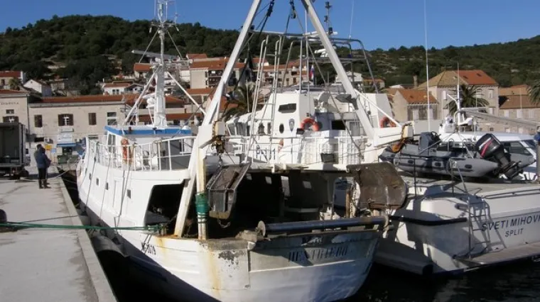 Vis: Talijanski ribari uhvaćeni u krivolovu