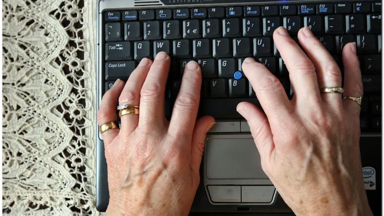 Ovisnost o internetu i depresija idu zajedno