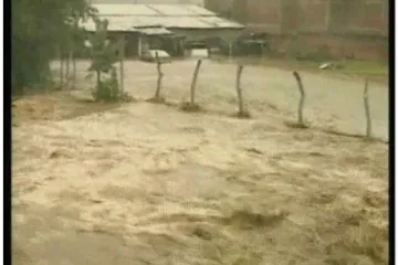 Petero djece odnijela bujica