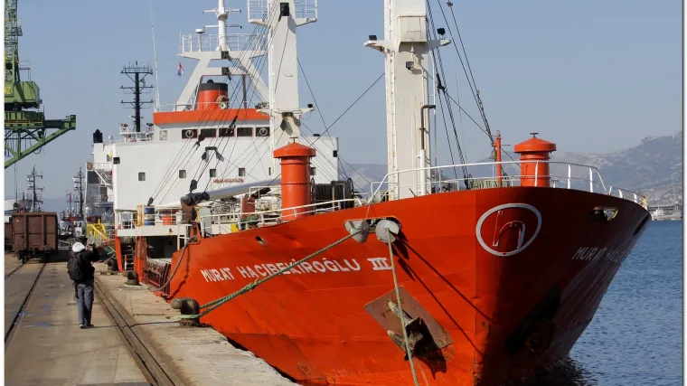 Odsukan turski teretni brod