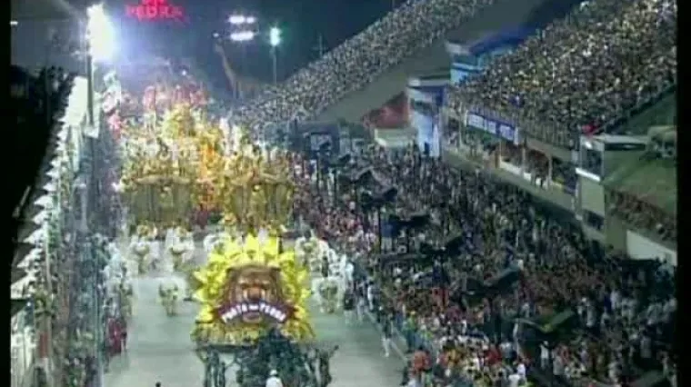 Pjevačke dive luduju na karnevalu