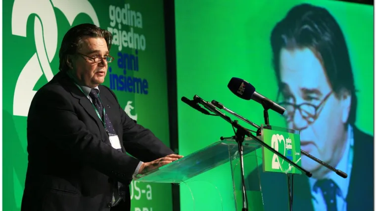 Jakovčić i dalje na čelu IDS-a