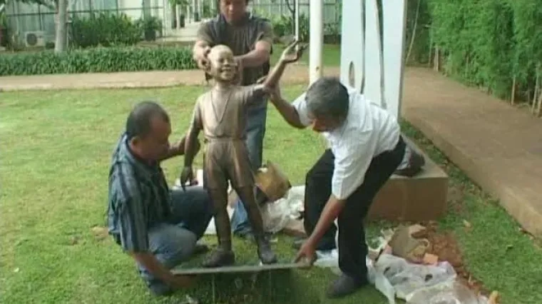 Obamin kip iz parka premjestili u &scaron;kolu