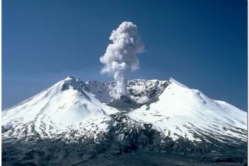 Planinar upao u krater vulkana