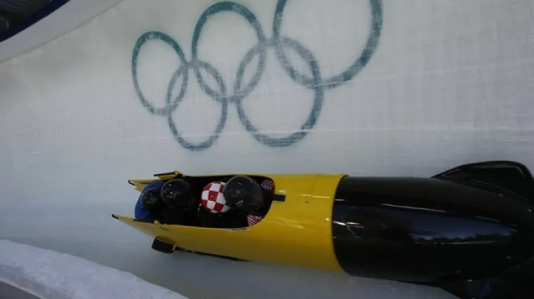 ZOI: Hrvatski bob se prevrnuo na "stazi smrti"