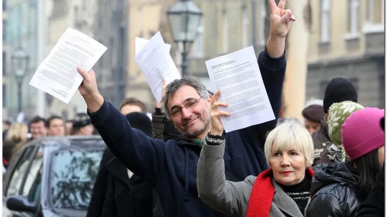 Stopirani radovi u Var&scaron;avskoj?