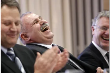 Šuker za novo zaduženje kaže da nije dug