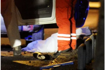 Pješak poginuo u naletu Mercedesa