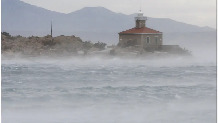 Bura opet zatvorila autocestu