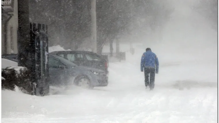 Snijeg i bura opet vozačima zagorčavaju život