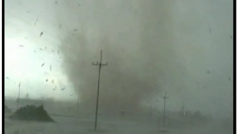 Približili se opasnom tornadu