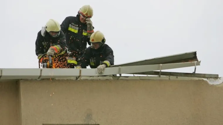 Vjetar odlomio krov riječke &scaron;kole