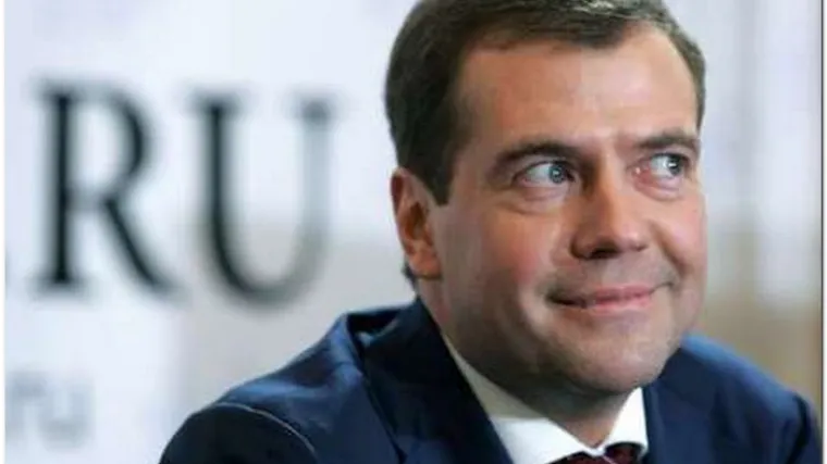 Medvedev pobjesnio: Nitko ni&scaron;ta ne radi!